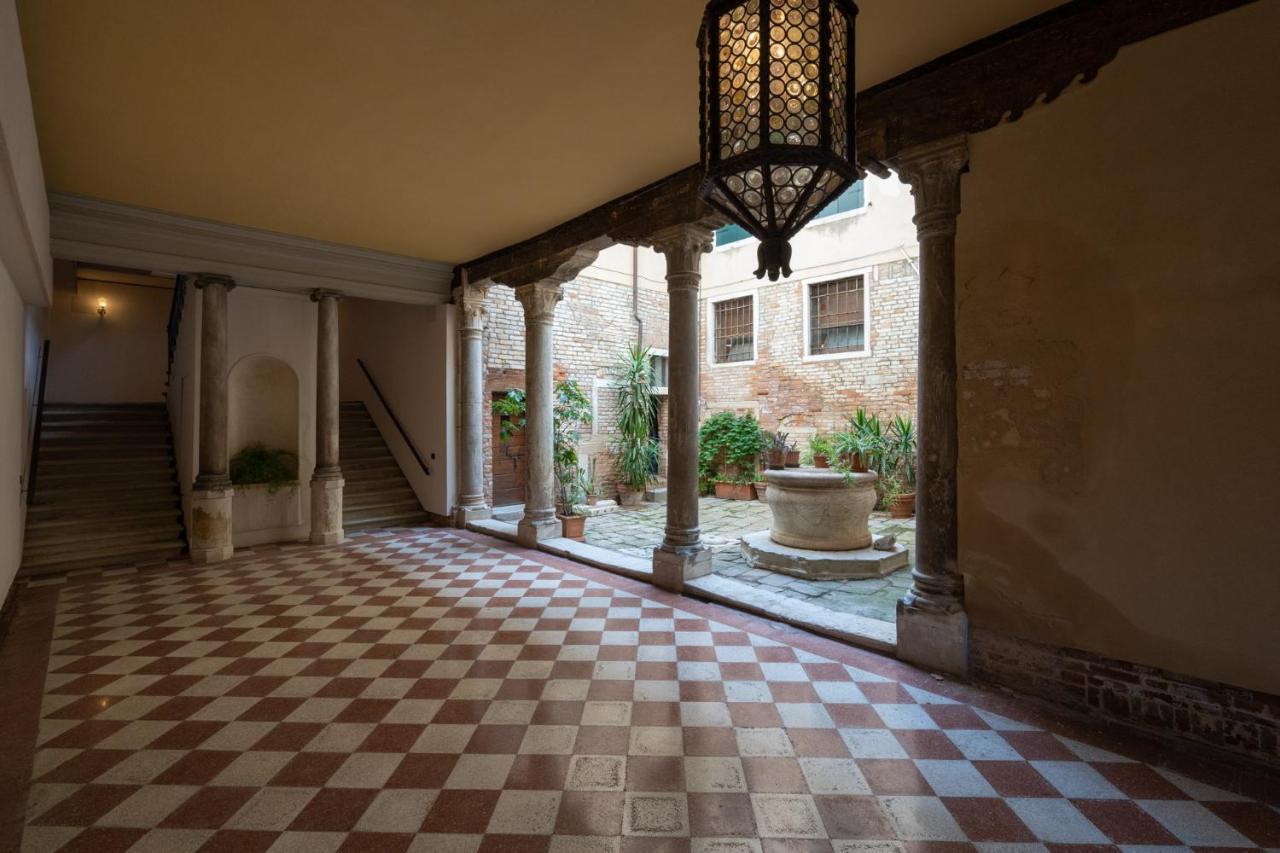 Ca' Longo Palace Damasco Venedig Eksteriør billede